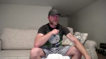 Kylechat  14-09-2021 video spray milk